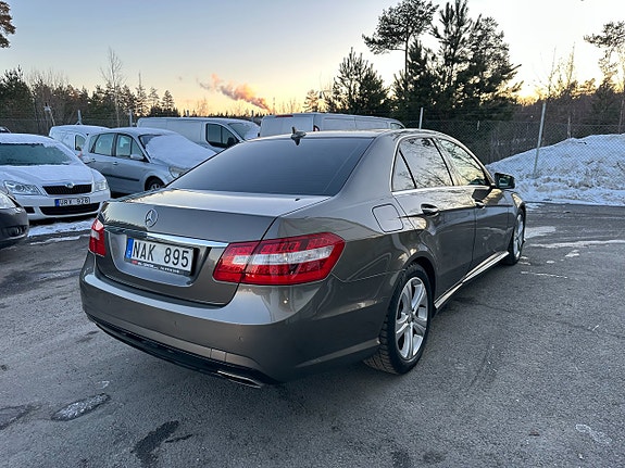 Mercedes-Benz E220 20 of 20