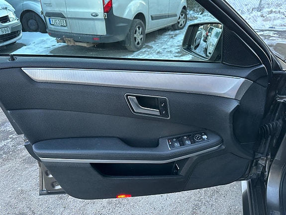 Mercedes-Benz E220 16 of 20
