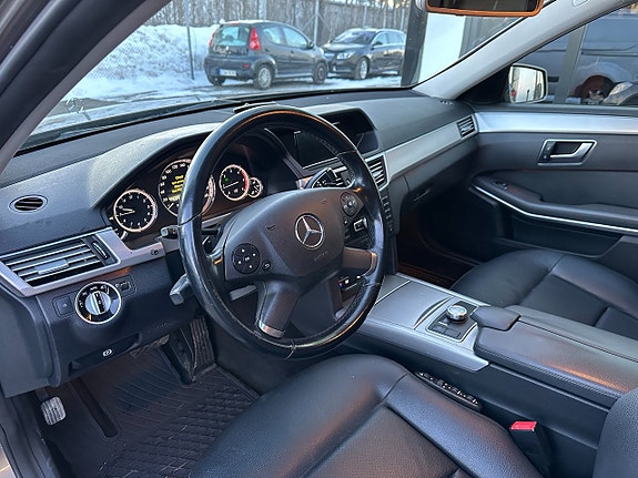 Mercedes-Benz E220 11 of 20