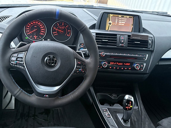 BMW 118d 14 of 16