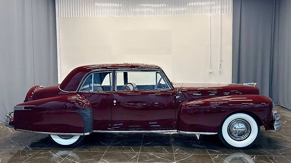 Lincoln Continental 2 of 5