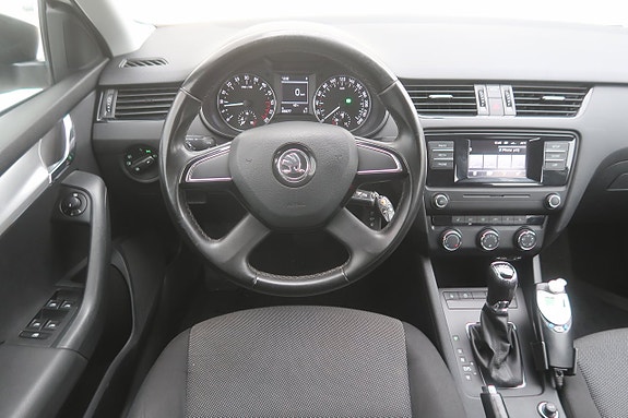 Skoda Octavia 6 of 27