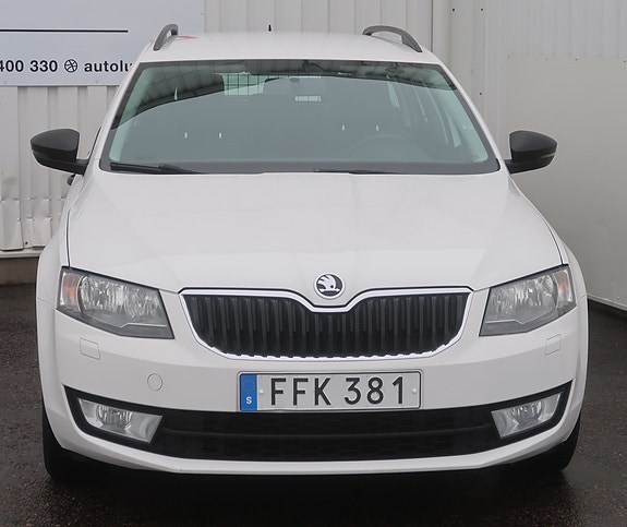 Skoda Octavia 2 of 5