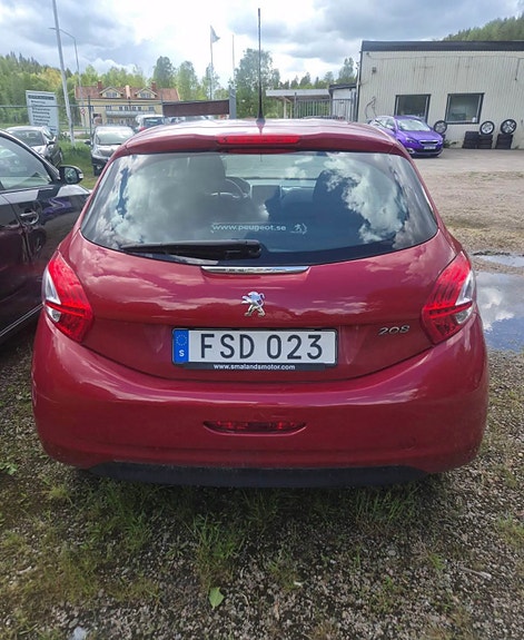 Peugeot 208 3 of 4