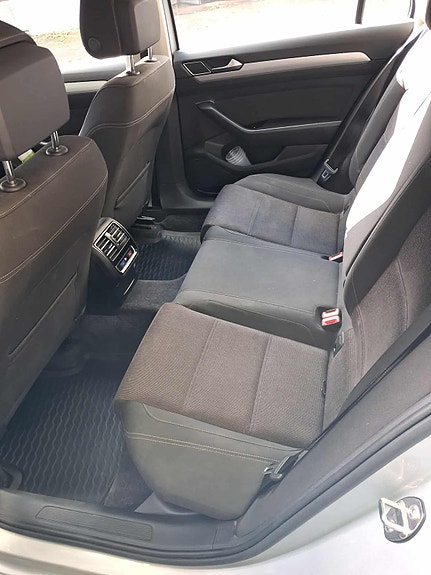 Volkswagen Passat 8 of 11