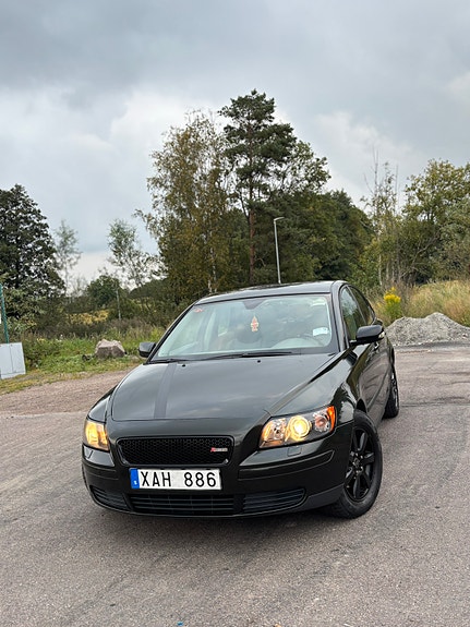 Volvo S40 2 of 6