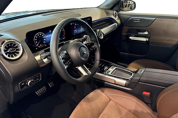 Mercedes-Benz GLB200 6 of 13