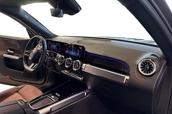 Mercedes-Benz GLB200 9 of 13
