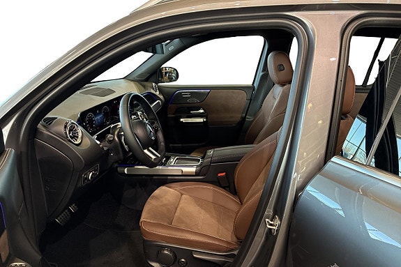 Mercedes-Benz GLB200 11 of 13
