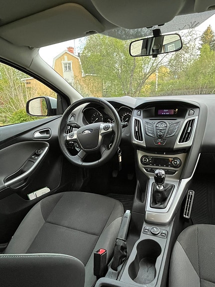 Ford Focus 9 of 14