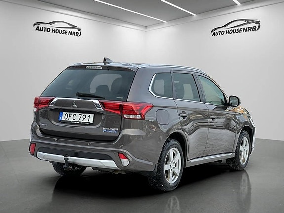 Mitsubishi Outlander 10 of 26