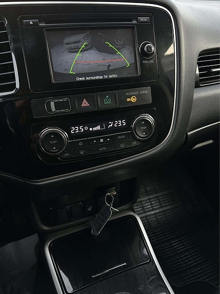 Mitsubishi Outlander 18 of 26