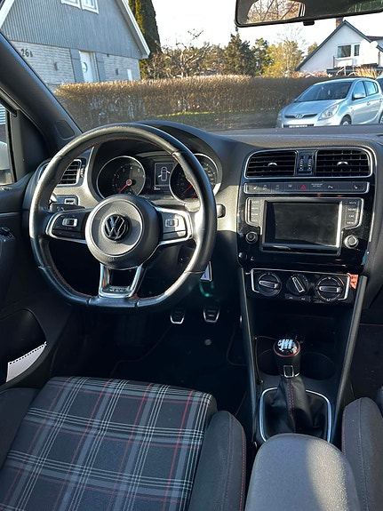 Volkswagen Polo 9 of 12