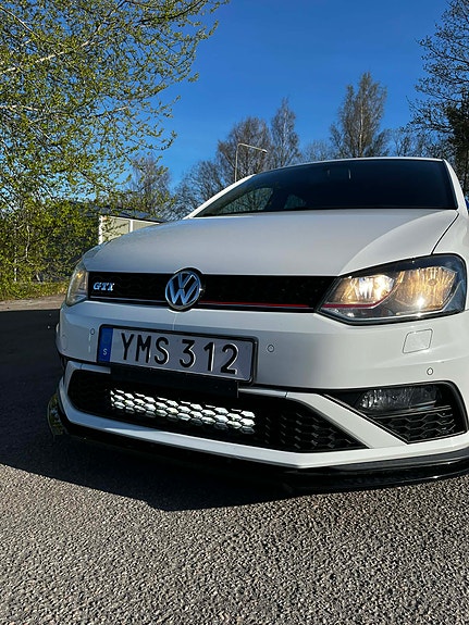 Volkswagen Polo 6 of 12