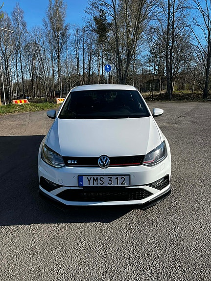 Volkswagen Polo 3 of 5