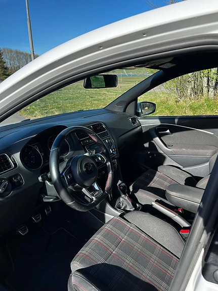 Volkswagen Polo 8 of 12