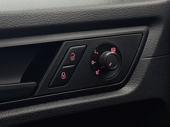 Volkswagen Caddy 24 of 24