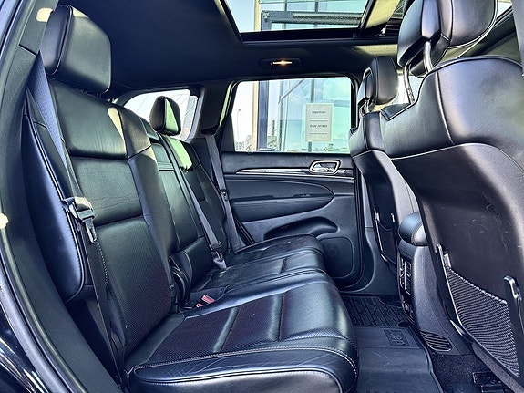 Jeep Grand Cherokee 10 of 27