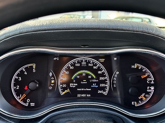 Jeep Grand Cherokee 17 of 27