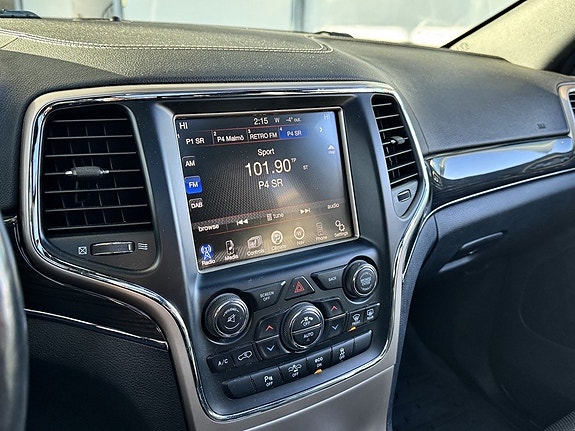 Jeep Grand Cherokee 14 of 27