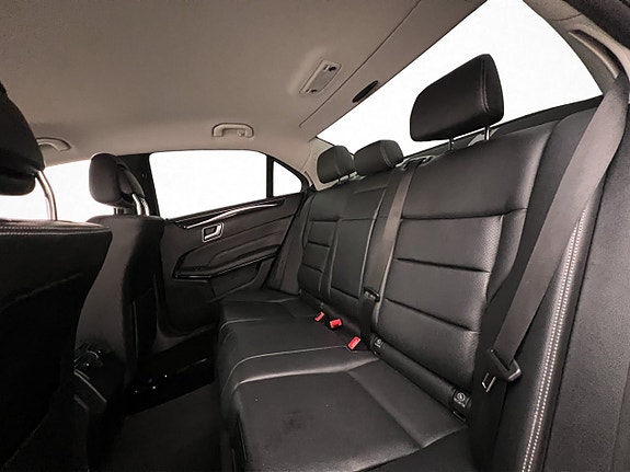 Mercedes-Benz E220 24 of 25