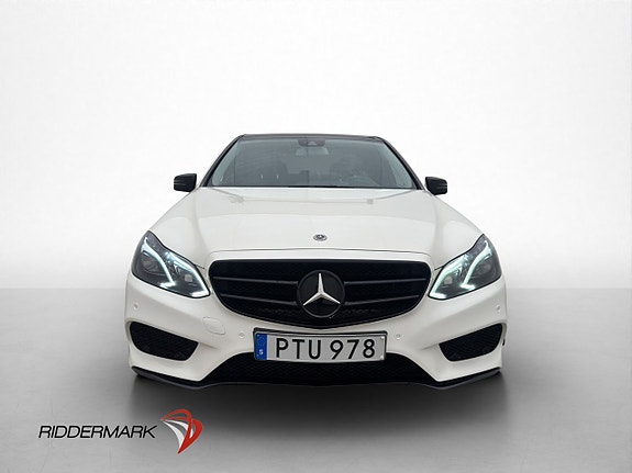 Mercedes-Benz E220 2 of 5