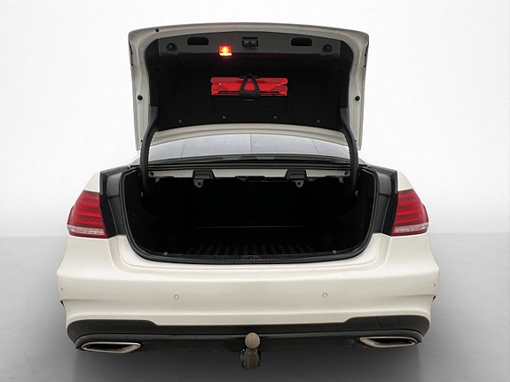 Mercedes-Benz E220 25 of 25