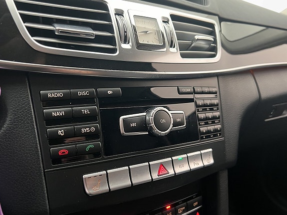 Mercedes-Benz E220 20 of 25