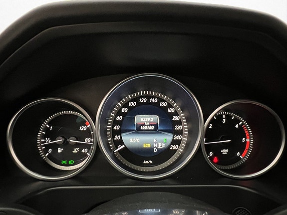 Mercedes-Benz E220 16 of 25