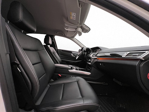 Mercedes-Benz E220 23 of 25