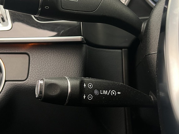 Mercedes-Benz E220 14 of 25