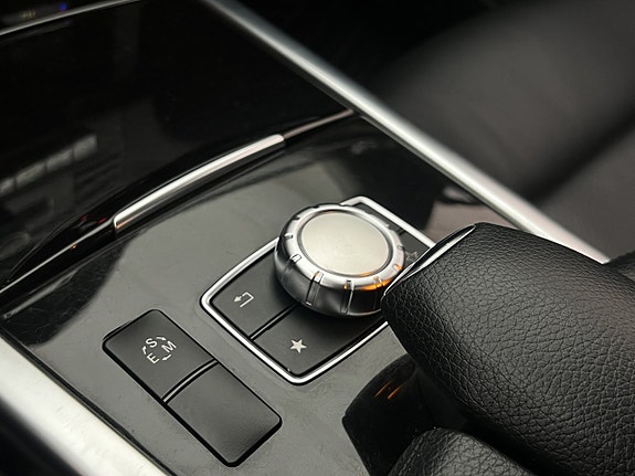 Mercedes-Benz E220 22 of 25