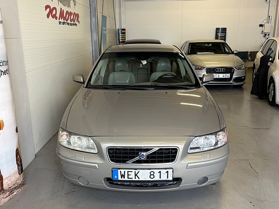 Volvo S60 3 of 5