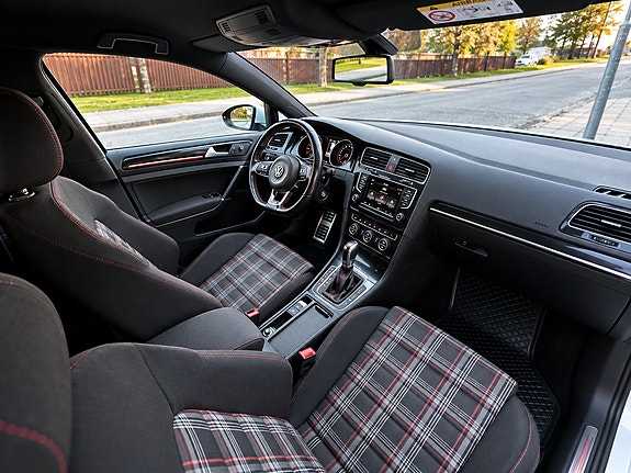 Volkswagen Golf VII 6 of 7