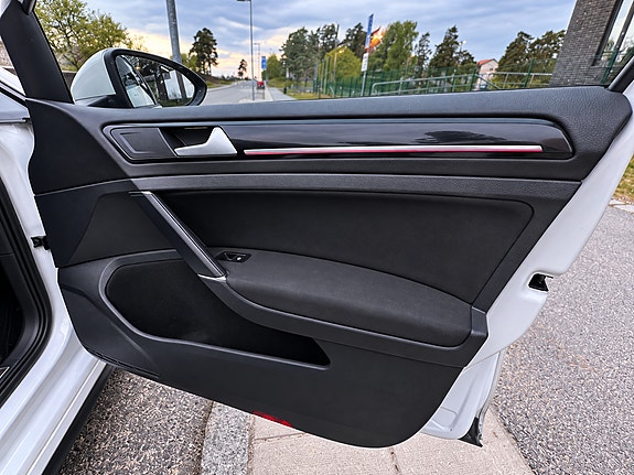 Volkswagen Golf VII 7 of 7
