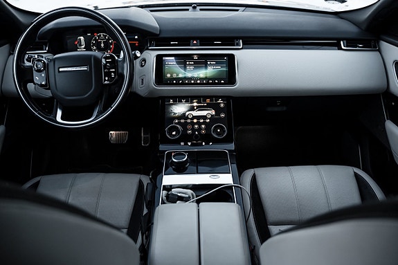 Land Rover Range Rover Velar 13 of 28