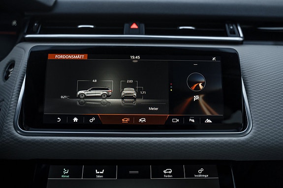 Land Rover Range Rover Velar 25 of 28