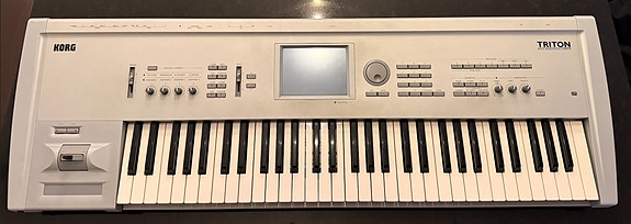 Korg Triton