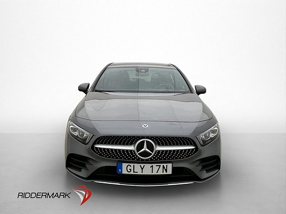 Mercedes-Benz A180 2 of 5