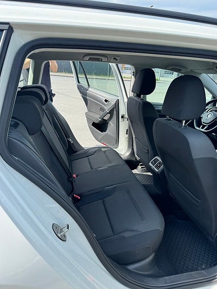 Volkswagen Golf VII 6 of 7
