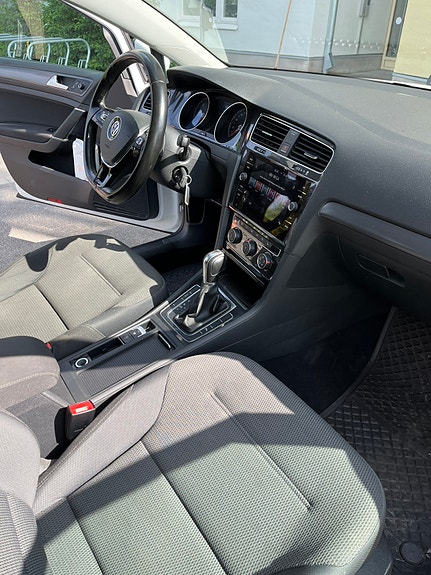 Volkswagen Golf VII 4 of 7