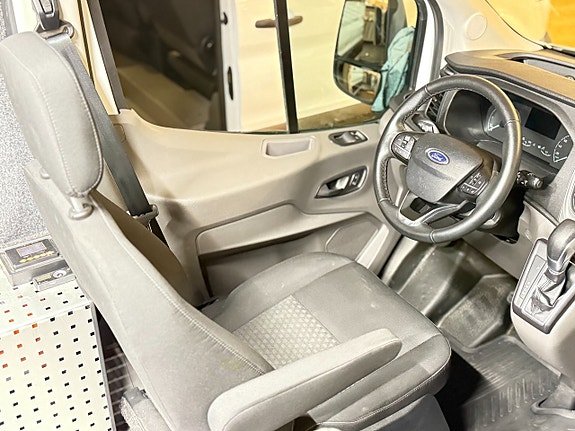 Ford Transit 10 of 13