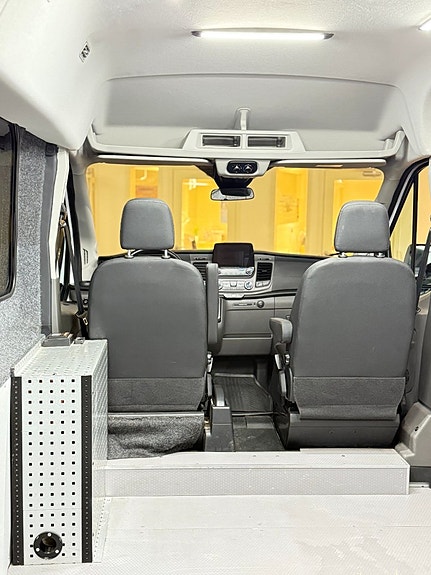 Ford Transit 8 of 13