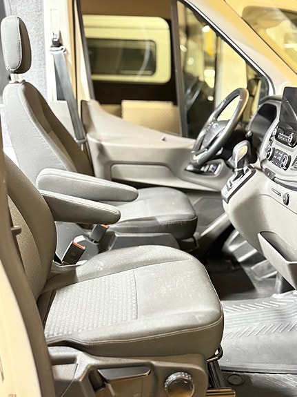Ford Transit 13 of 13