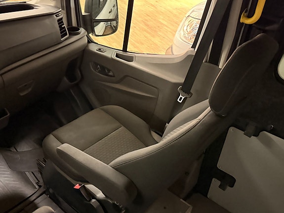 Ford Transit 12 of 15