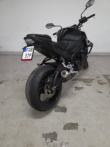 Suzuki GSX-S950 4 of 6