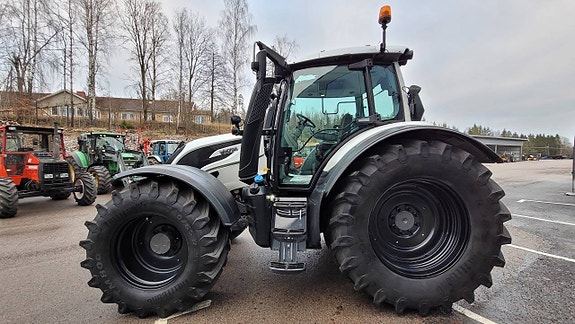 Valtra N174 Direct / Frontlyft