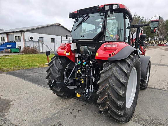 Case IH Farmall 120 C Skogsutrustad m lastare , omg leverans 3 of 5