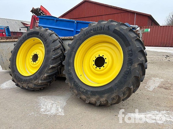 520/85 R46 Traktordäck med fälg (120368)