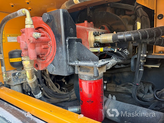 Grävmaskin Hyundai HX220L 16 of 27
